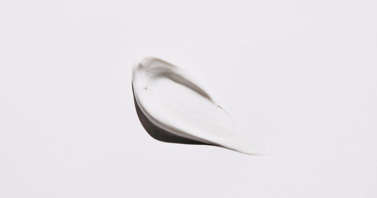 Ceramide vs Hyaluronic Acid: What Actually Plumps Skin